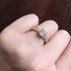 SIZE 7 BEAUTIFUL GOLD AND SILVER CZ RING